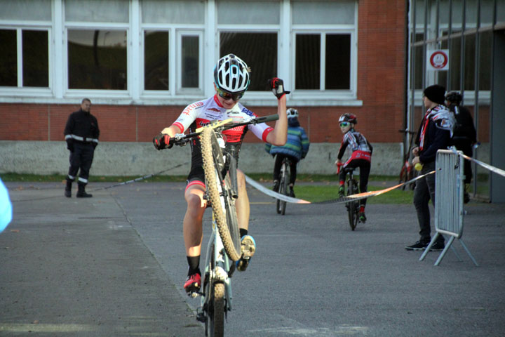 Cyclo cross VTT BTWIN Village à Lille ( Minimes – Cadets et Féminines )