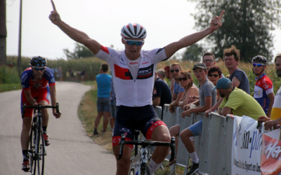 Grand Prix cycliste UFOLEP de la Bayonne à Hergnies ( 1ères, 3èmes cat et cadets )