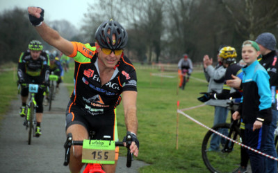 Cyclo cross UFOLEP de Beuvry ( Séniors 1 2 3 cat et cadets )