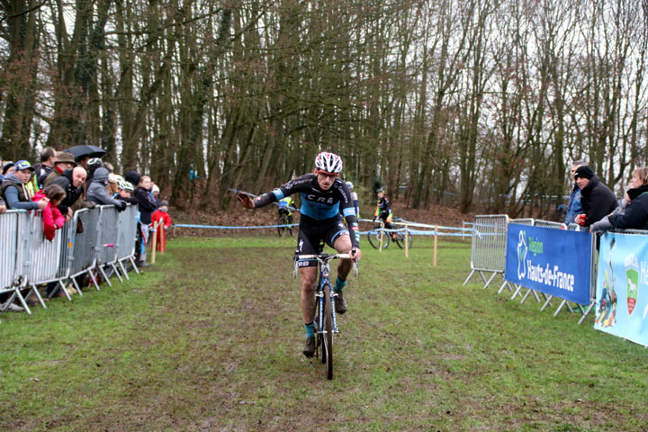 Championnat régional Flandres Artois Cyclo cross UFOLEP à Henin Beaumont ( Séniors,et Juniors )