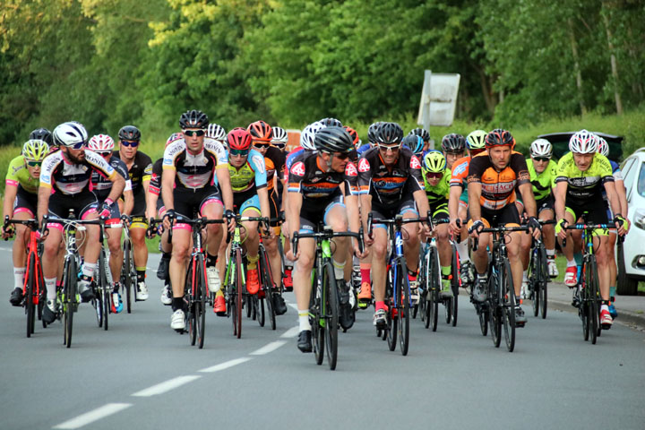 Présentation du Grand Prix cycliste UFOLEP au Hameau de Rouillon