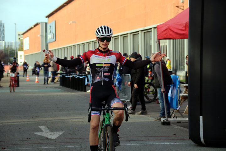 Cyclo cross VTT UFOLEP de BTWIN Village ( 1 2 3 cat )