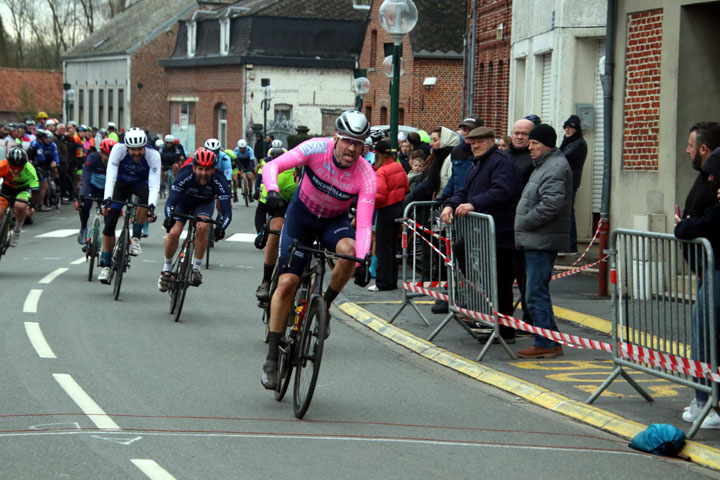 Prix du Printemps cycliste UFOLEP à Bousies ( 2èmes, 4ème catégorie et Féminines )