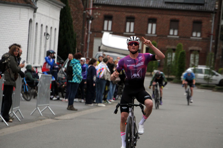 26ème Grand Prix cycliste UFOLEP de Bouvignies ( 2ème, 4ème cat, Fem, Min )