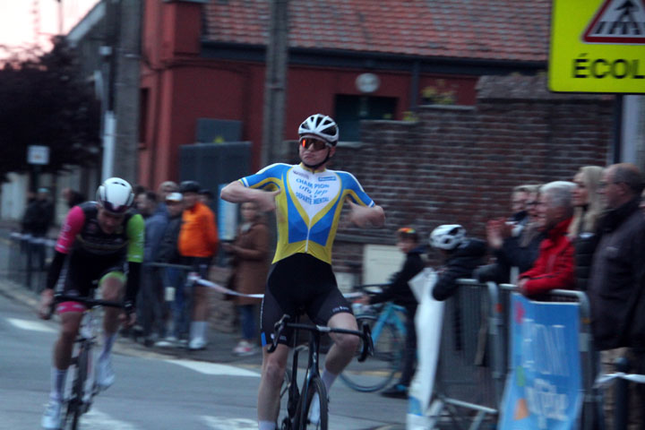Critérium semi Nocturne de Beaumont ( 1ère, 2ème catégorie )