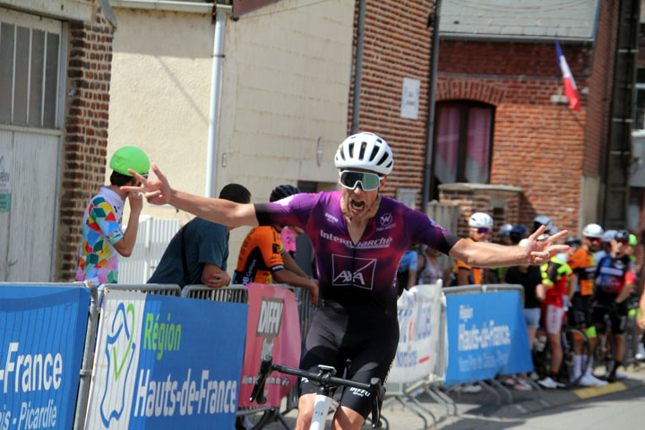 1er Grand Prix cycliste Michael Goolaerts à Briastre ( 2ème cat, 4ème cat, Min, Cadettes )
