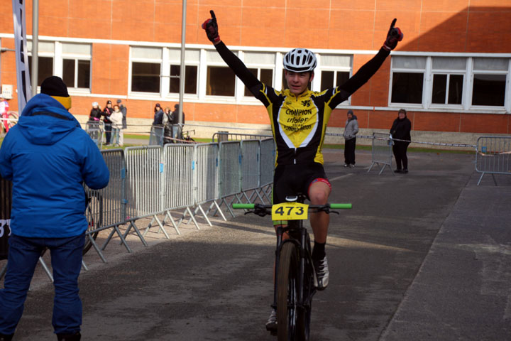 Cyclo cross VTT UFOLEP BTWIN Village à Lille ( Minimes, Cadets, Féminines et Single Speed )