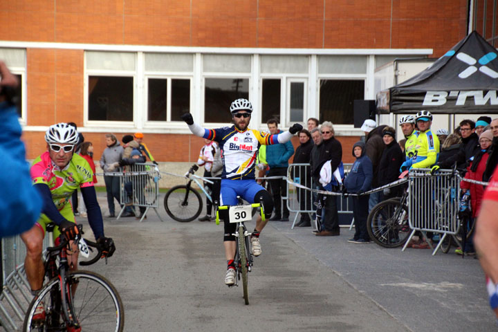 Cyclo cross VTT UFOLEP BTWIN Village à Lille ( 1 2 3 Cat  )