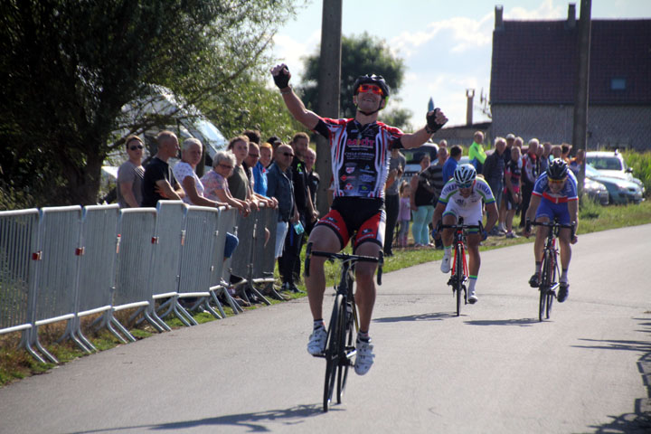 Grand Prix cycliste UFOLEP la Bayonne à Hergnies ( 1ère, 3ème cat et cadets )