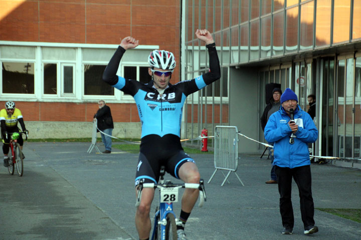 Cyclo cross VTT BTWIN Village à Lille ( 1ère, 2ème et 3ème cat )