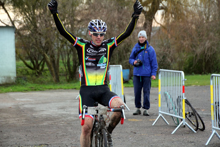 Championnat du Nord UFOLEP cyclo cross à Bergues ( Vétérans A, B et C )