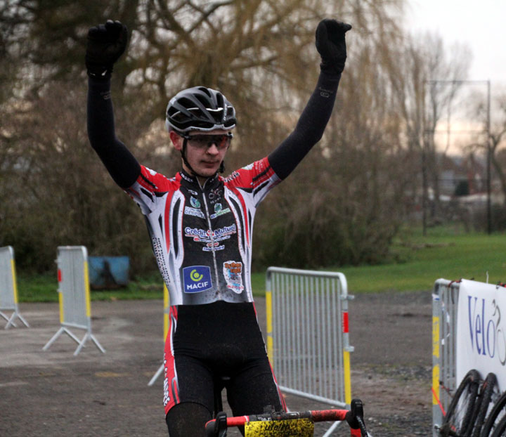 Championnat du Nord UFOLEP cyclo cross à Bergues ( Juniors, Séniors A et B )