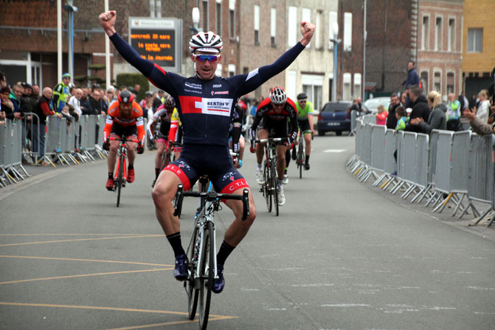 9ème Prix cycliste UFOLEP « Emile Broutin » à Fenain ( 1ère,3ème cat et cadets )