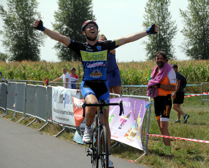 Grand Prix cycliste UFOLEP de la Bayonne à Hergnies ( 2èmes cat, 4ème cat et Féminines )