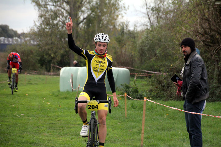 Cyclo cross UFOLEP de Marly ( Minimes, cadets et féminines )