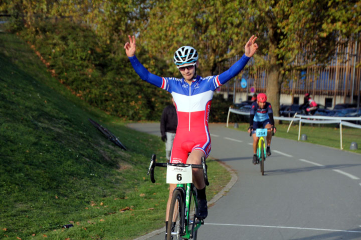 Cyclo cross UFOLEP BTWIN Village à Lille ( 1ère, 2ème et 3ème cat )