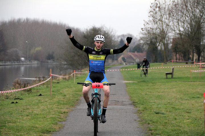 Cyclo cross UFOLEP de Beuvry ( Minimes )