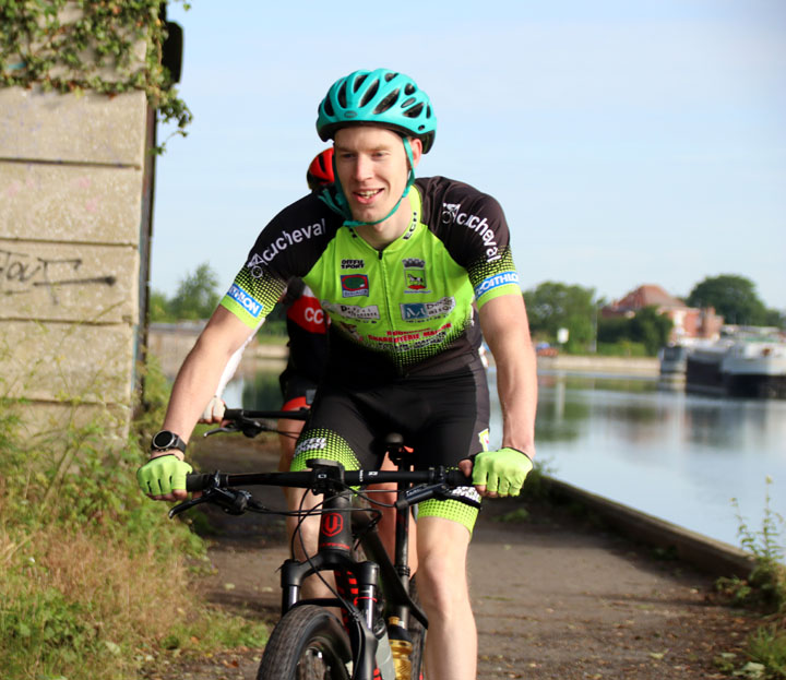 Rencontre avec Sébastien Loncke ( Etoile Cycliste Héninoise )