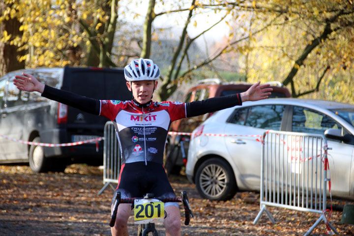 Cyclo cross VTT UFOLEP de Bouvignies ( Minimes – Cadets et Féminines )