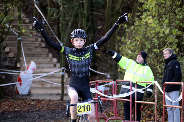 Championnat départemental Nord Cyclo cross UFOLEP à Solesmes ( Minimes – Cadets et Féminines )