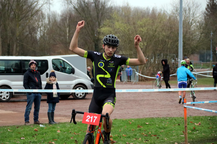 Championnat départemantal du Pas de Calais  cyclo cross UFOLEP de Beuvry ( Min, Cad, Jun, Fem, Sen, Vét )