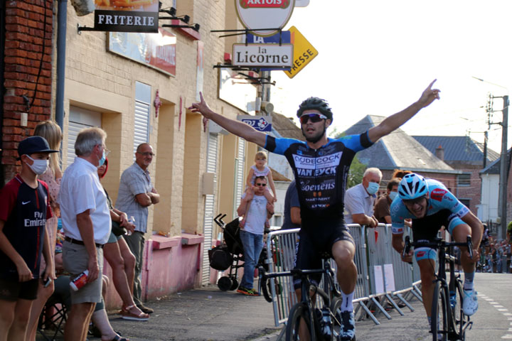 Grand Prix cycliste FFC de Gommegnies ( 1 2 3  Juniors )