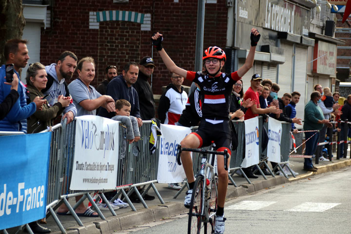 1er Tour de la Pévèle à Thumeries FFC ( Minimes )