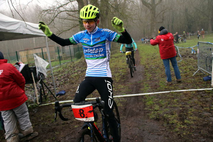 Cyclo cross VTT UFOLEP de Rouvroy ( Minimes, cadets et Féminines )