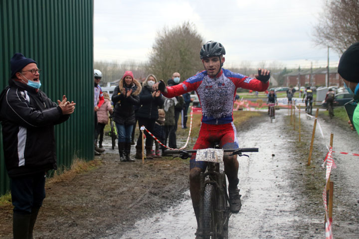 Cyclo cross VTT UFOLEP de Saulzoir ( Minimes, Cadets et Féminines )