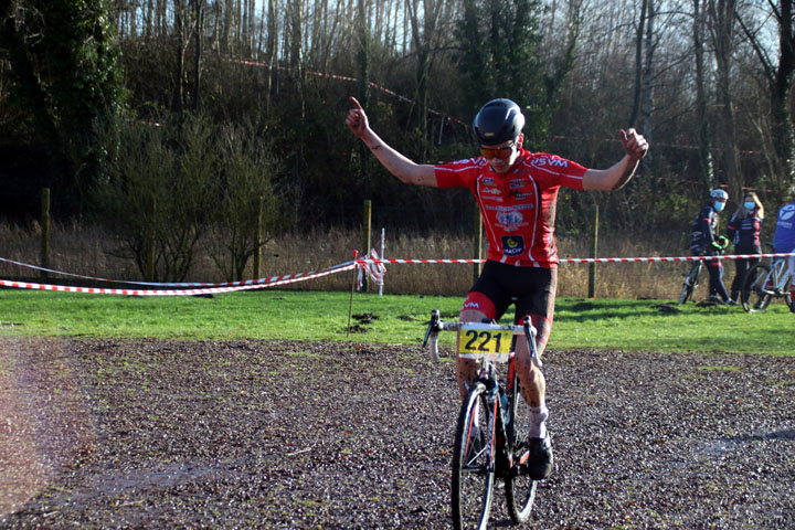 Championnat régional UFOLEP de Cyclo cross à Beuvry ( Min Cad Fem )