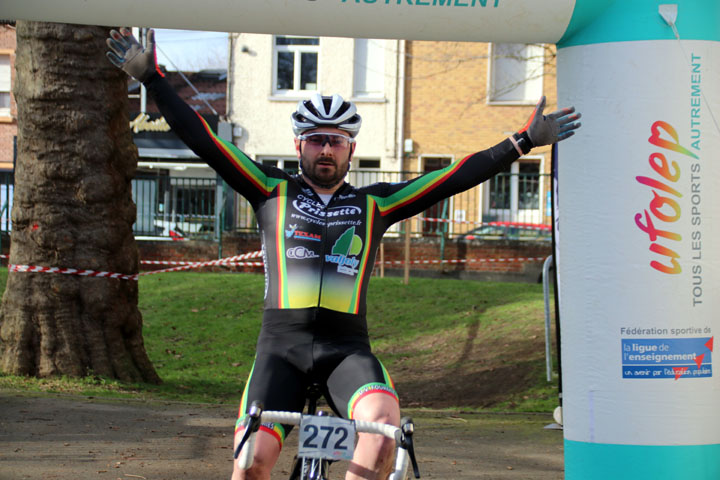 Cyclo cross VTT UFOLEP d’Hellemmes ( 1 2 3 cat, Cadets et Féminines )