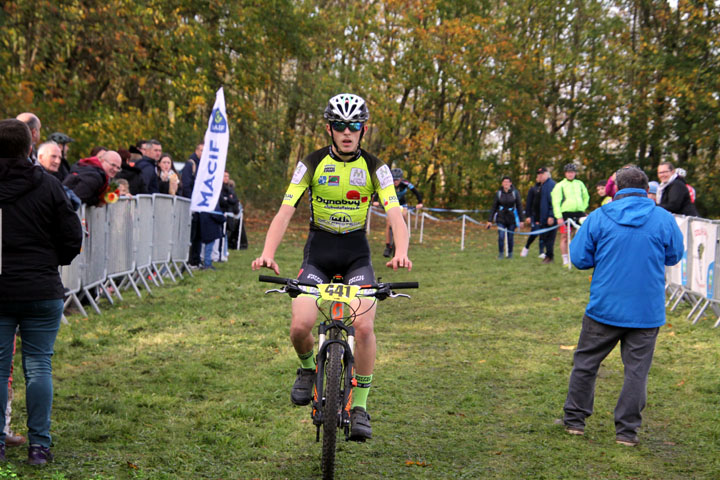 Cyclo cross VTT UFOLEP des Pommiers à Hénin Beaumont ( Minimes – Cadets – Féminines )