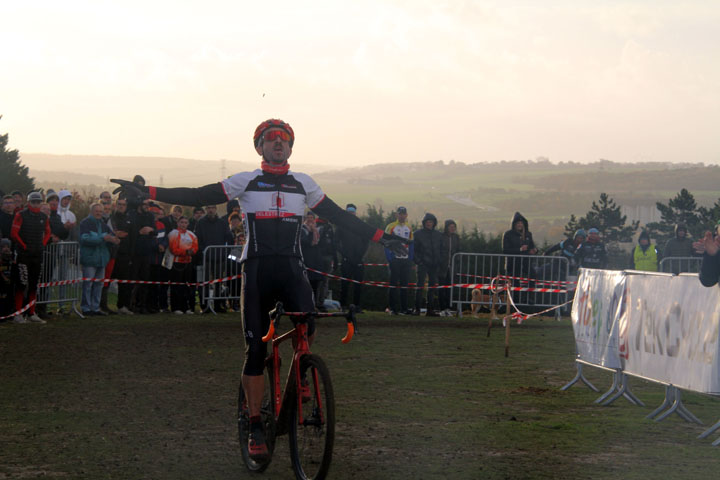 Grand Prix Amiens Métropole à Salouel ( Cyclo cross 1ère, 2ème cat )