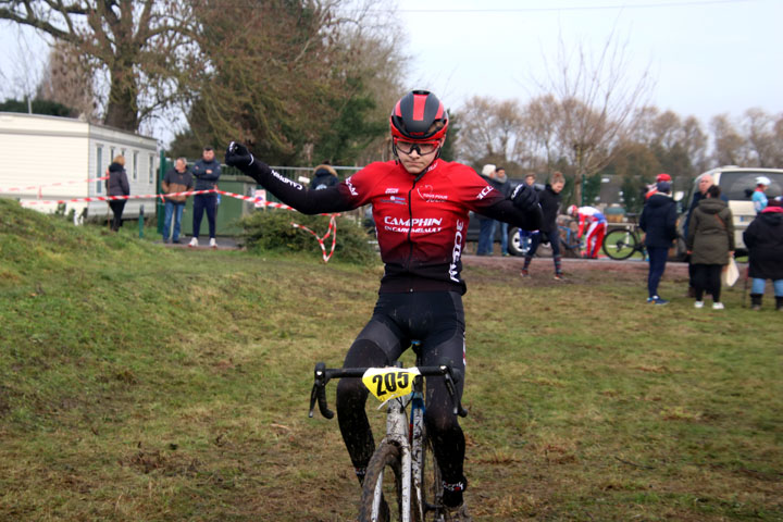 Cyclo cross VTT UFOLEP d’Estevelles ( Minimes, Cadets et Féminines )