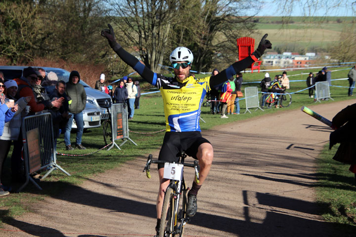 Cyclo cross VTT UFOLEP de Doullens ( 1ère, 2ème et 3ème cat, Fem )