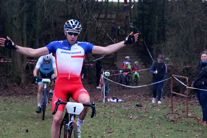 Cyclo cross VTT UFOLEP Thierry Senez à Solesmes ( 1ère, 2ème, 3ème cat, cad, Fem )