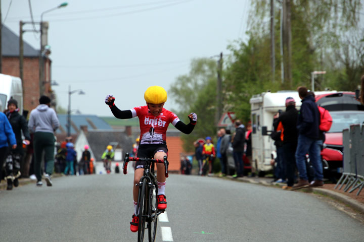 1ER Grand Prix cycliste UFOLEP de Neuville en Avesnois ( Poussins – Pupilles )