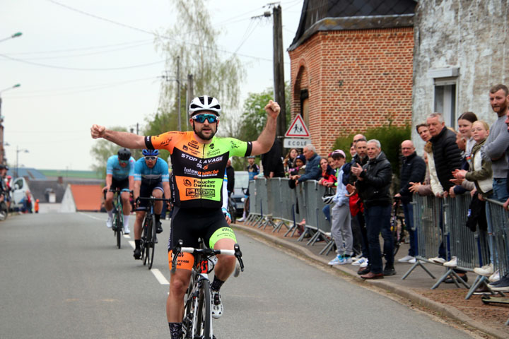 1ER Grand Prix cycliste UFOLEP de Neuville en Avesnois ( 1ère, 3ème cat et cadets )