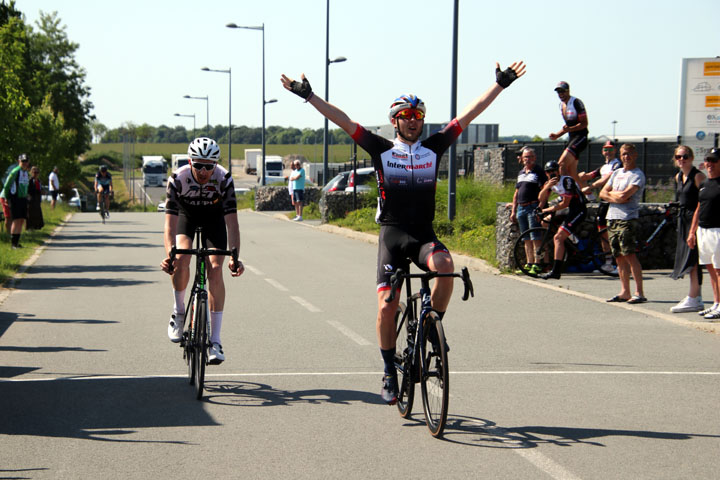 3ème Grand Prix de la Municipalité St Sauveur ( 1ère et 2ème cat )