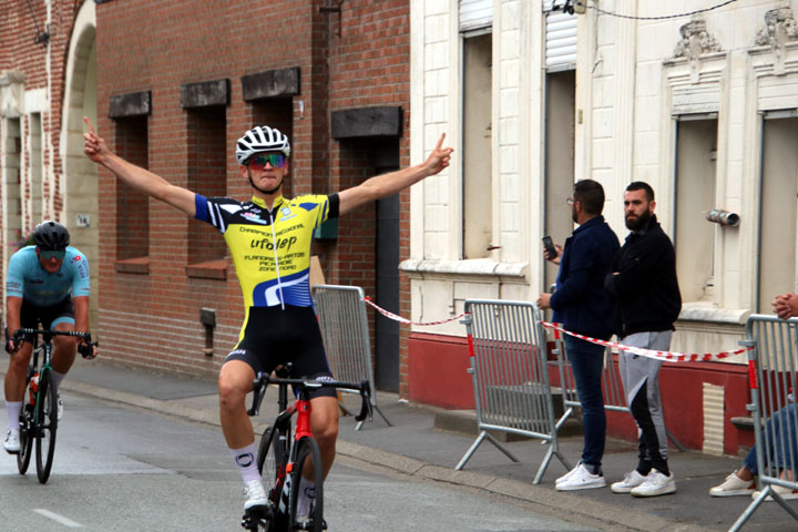 1er Grand Prix Robert Mintkewicz à Haspres ( 1ère catégorie – Fem )