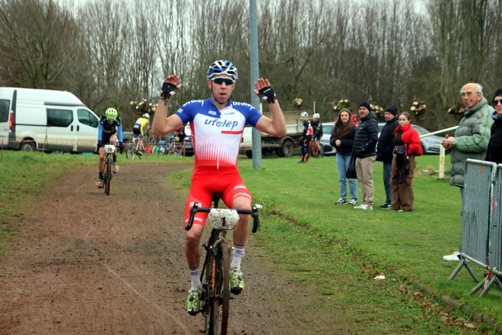 Cyclo cross VTT UFOLEP de Bousies ( Séniors 1 2 3 cat, cad, Fem )