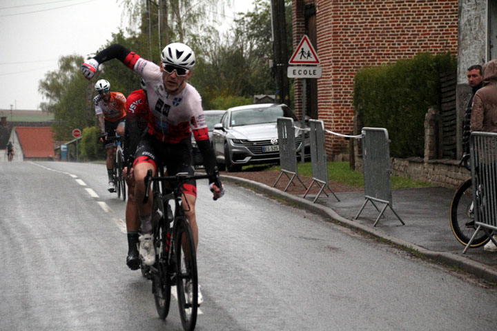 2ème Grand Prix cycliste de Neuville en Avesnois ( 1ère, 3ème cat et cadets )