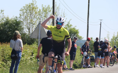 Grand Prix cycliste Yvon Vion à Pont sur Sambres ( 2ème cat, 4ème cat, Min et Fem )