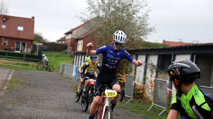 3ème Cyclo cross «  Memorial Michel Thiechart » à Haspres ( Minimes Cadets )
